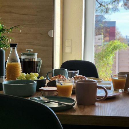 Modernes Behagliches Haus Mit Kamin, Terrasse Und Garten Magdeburg Bagian luar foto