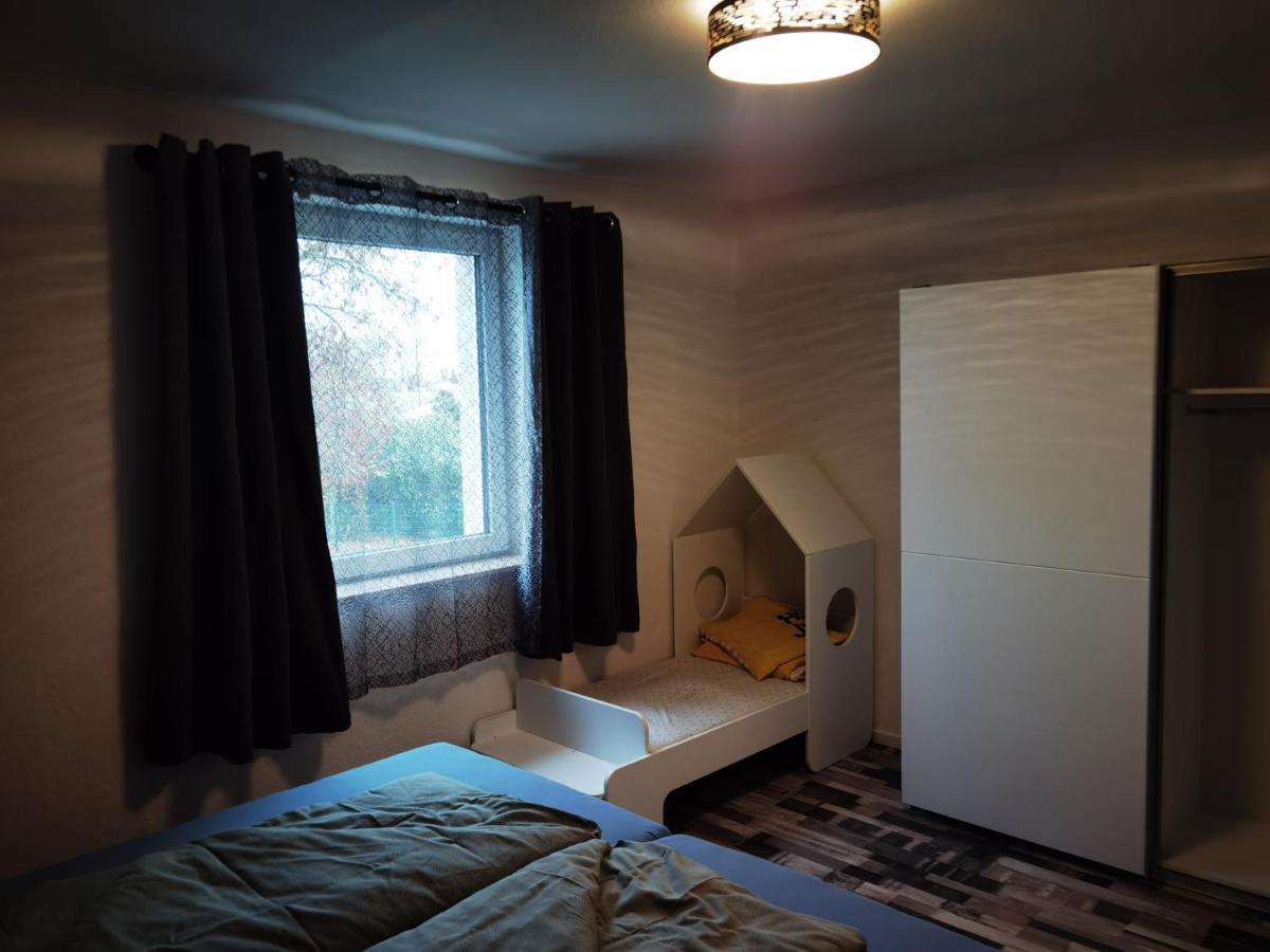 Modernes Behagliches Haus Mit Kamin, Terrasse Und Garten Magdeburg Bagian luar foto