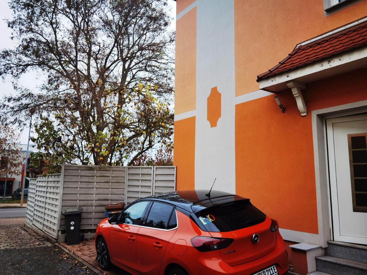 Modernes Behagliches Haus Mit Kamin, Terrasse Und Garten Magdeburg Bagian luar foto